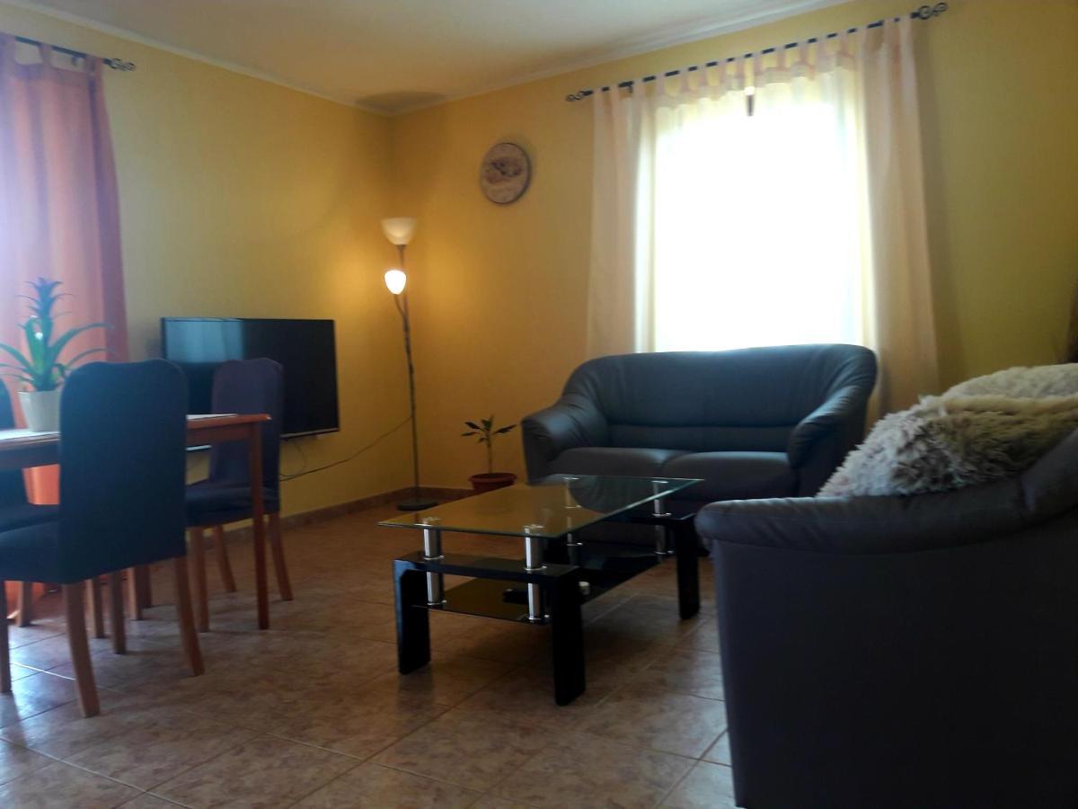 Apartments Angela Zbandaj Экстерьер фото