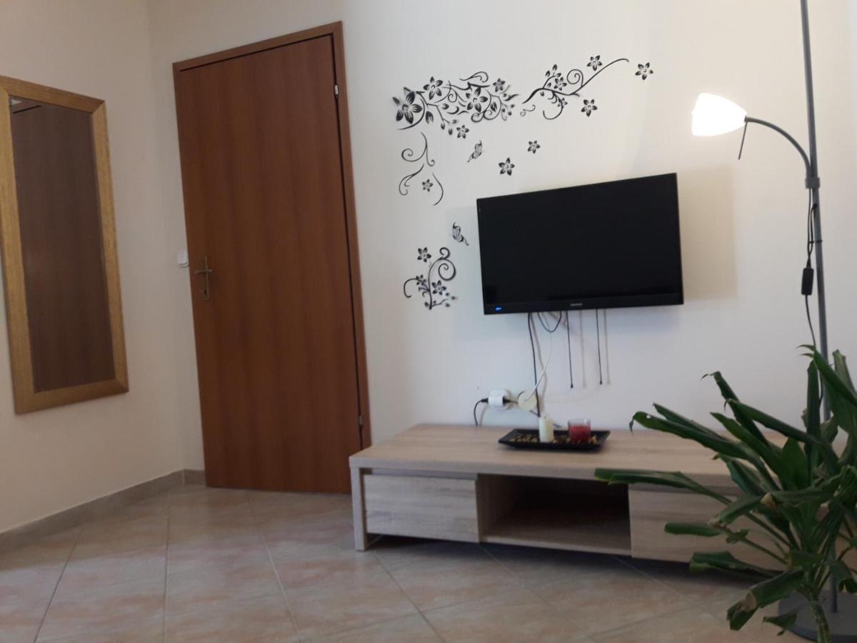 Apartments Angela Zbandaj Экстерьер фото