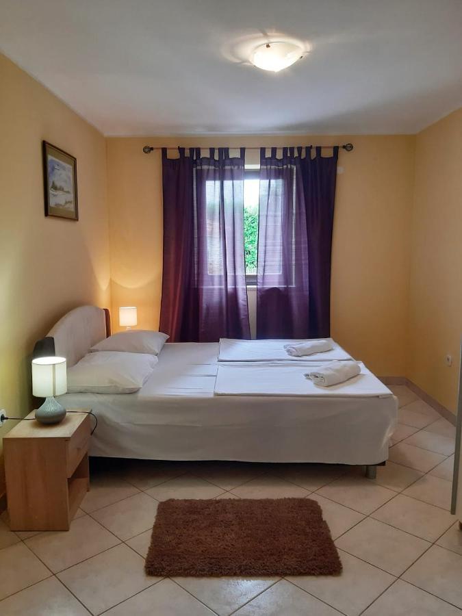 Apartments Angela Zbandaj Экстерьер фото